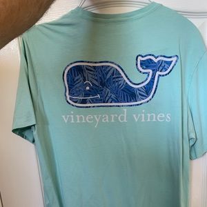Vineyard Vines t-shirt